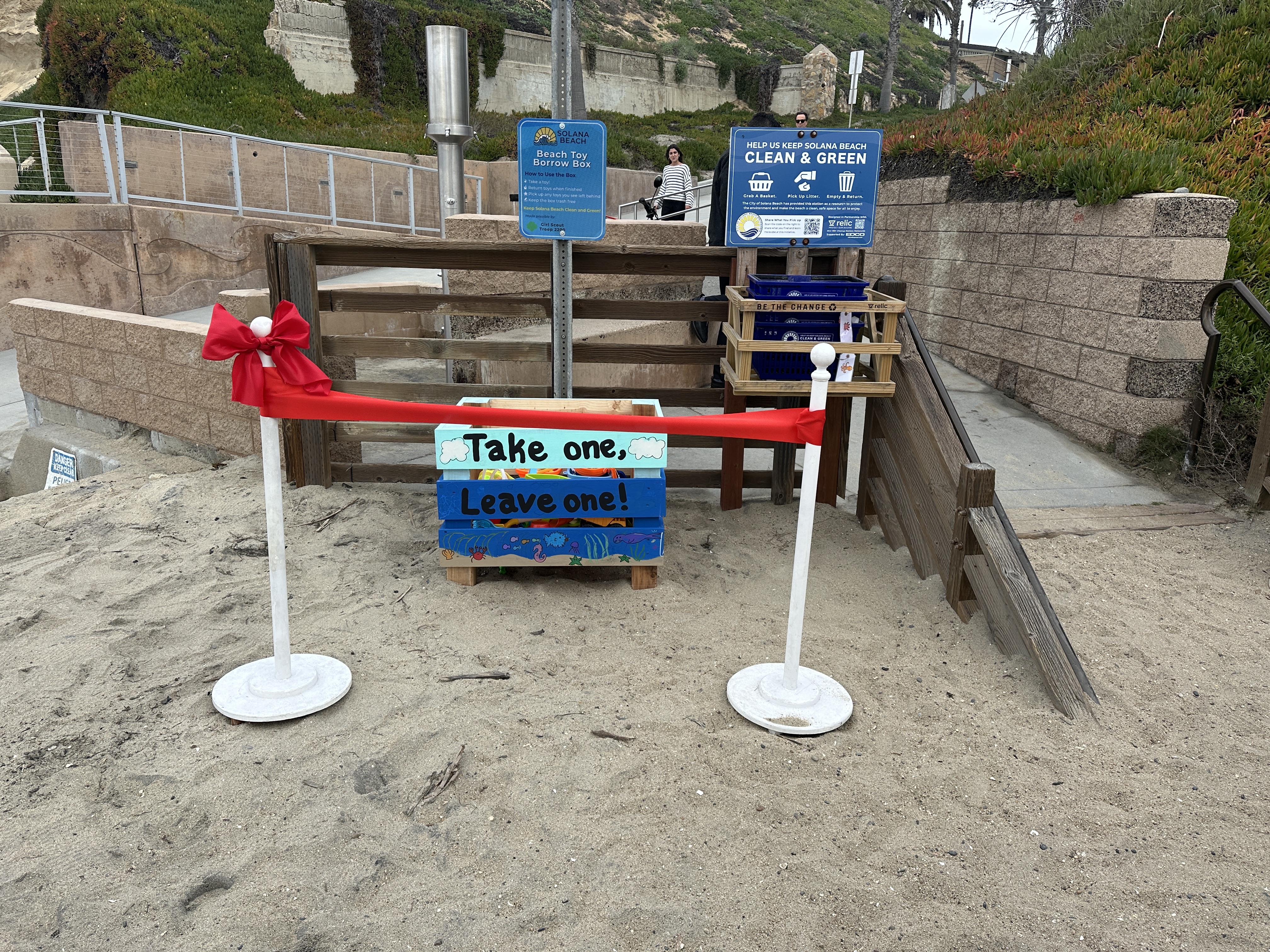 beach toy box